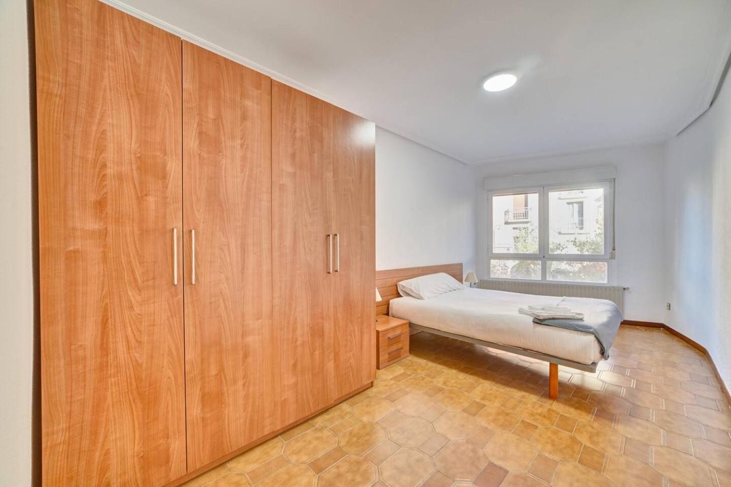 Apartamento Breton De Los Herreros Logroño Exterior foto